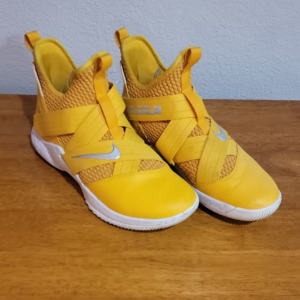 Nike Yellow and Silver Sneakers Modern Sporty Design